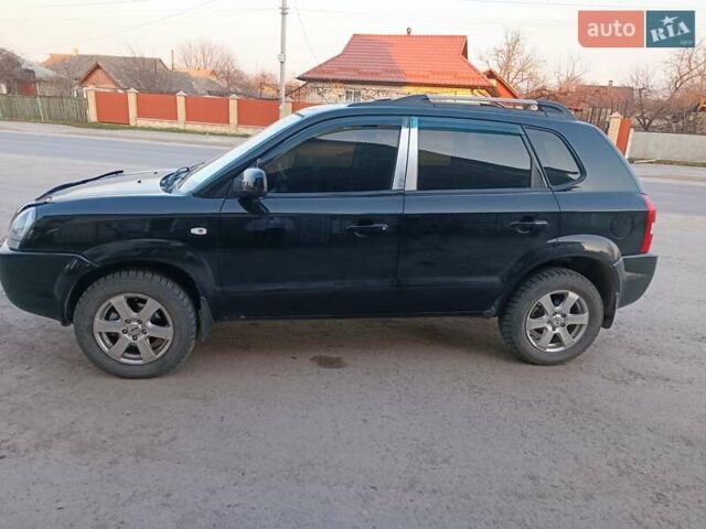 Чорний Хендай Туксон, об'ємом двигуна 2 л та пробігом 204 тис. км за 8000 $, фото 3 на Automoto.ua