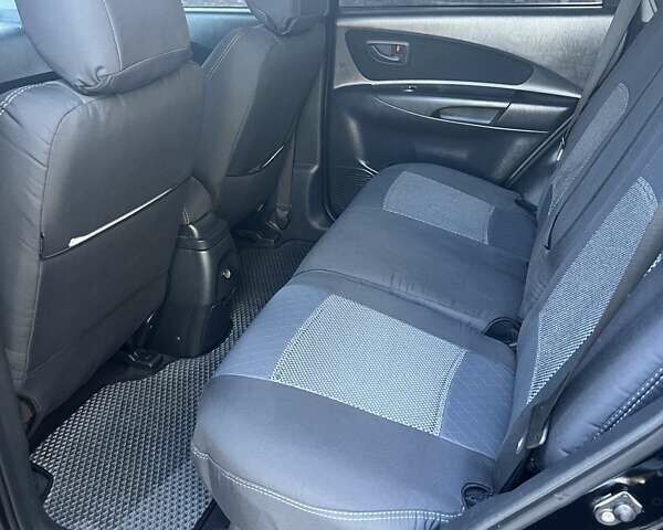 Чорний Хендай Туксон, об'ємом двигуна 1.98 л та пробігом 207 тис. км за 8500 $, фото 21 на Automoto.ua