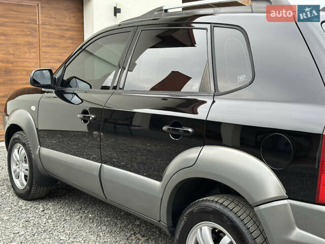 Хендай Туксон 2007 в Ужгороде на Automoto.ua Черный Хендай Туксон, объемом двигателя 1.98 л и пробегом 157 тыс. км за 7300 $, фото 18 на Automoto.ua