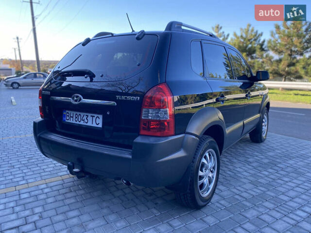 Хендай Туксон 2007 у Одесі на Automoto.ua Чорний Хендай Туксон, об'ємом двигуна 1.98 л та пробігом 180 тис. км за 8999 $, фото 4 на Automoto.ua