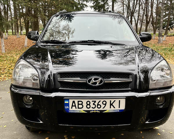Черный Хендай Туксон, объемом двигателя 1.98 л и пробегом 99 тыс. км за 8999 $, фото 3 на Automoto.ua