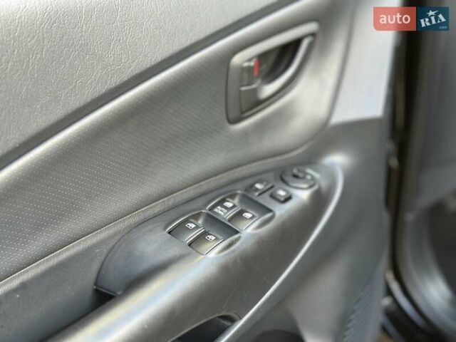 Хендай Туксон 2007 в Одессе на Automoto.ua Черный Хендай Туксон, объемом двигателя 1.99 л и пробегом 195 тыс. км за 8900 $, фото 65 на Automoto.ua