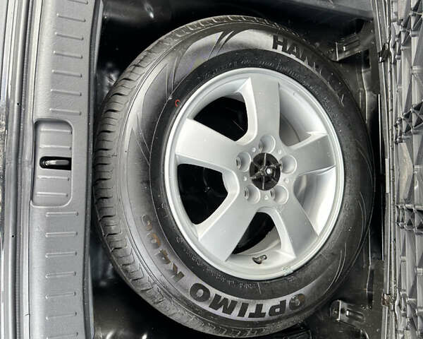 Чорний Хендай Туксон, об'ємом двигуна 2 л та пробігом 180 тис. км за 7999 $, фото 15 на Automoto.ua