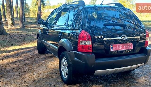 Хендай Туксон 2007 в Сумах на Automoto.ua Черный Хендай Туксон, объемом двигателя 1.98 л и пробегом 236 тыс. км за 7600 $, фото 6 на Automoto.ua