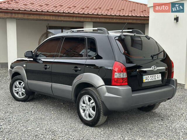Хендай Туксон 2007 в Ужгороде на Automoto.ua Черный Хендай Туксон, объемом двигателя 1.98 л и пробегом 157 тыс. км за 7300 $, фото 1 на Automoto.ua