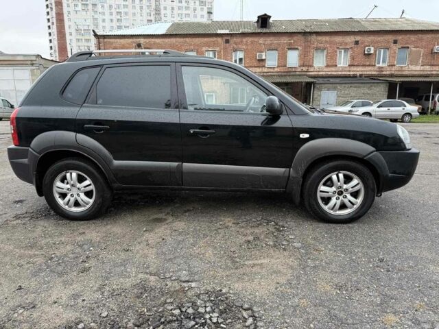 Хендай Туксон 2007 в Харькове на Automoto.ua Черный Хендай Туксон, объемом двигателя 2 л и пробегом 189 тыс. км за 3800 $, фото 1 на Automoto.ua