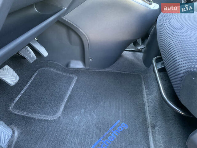 Чорний Хендай Туксон, об'ємом двигуна 2 л та пробігом 56 тис. км за 9500 $, фото 22 на Automoto.ua