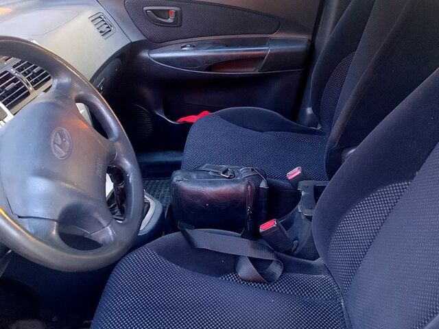 Черный Хендай Туксон, объемом двигателя 2 л и пробегом 183 тыс. км за 7900 $, фото 1 на Automoto.ua