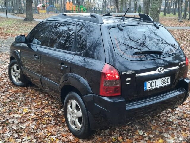 Чорний Хендай Туксон, об'ємом двигуна 2 л та пробігом 214 тис. км за 4400 $, фото 3 на Automoto.ua