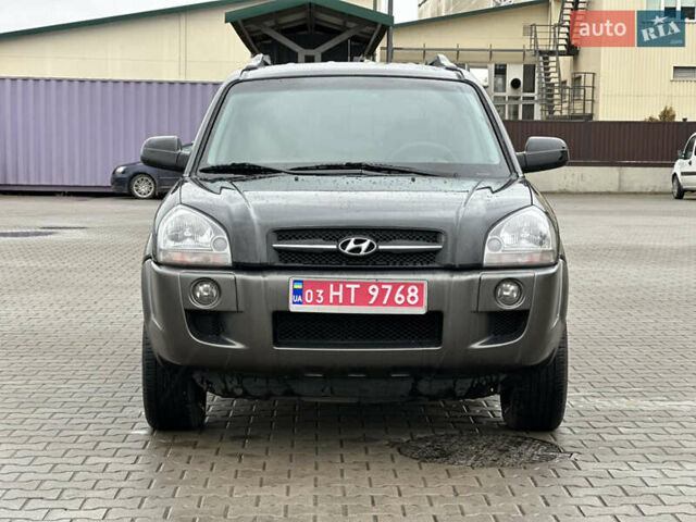 Чорний Хендай Туксон, об'ємом двигуна 2 л та пробігом 230 тис. км за 6850 $, фото 2 на Automoto.ua