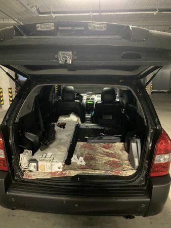 Черный Хендай Туксон, объемом двигателя 2 л и пробегом 305 тыс. км за 8000 $, фото 2 на Automoto.ua