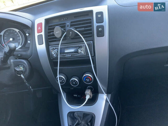 Чорний Хендай Туксон, об'ємом двигуна 2 л та пробігом 56 тис. км за 9500 $, фото 17 на Automoto.ua