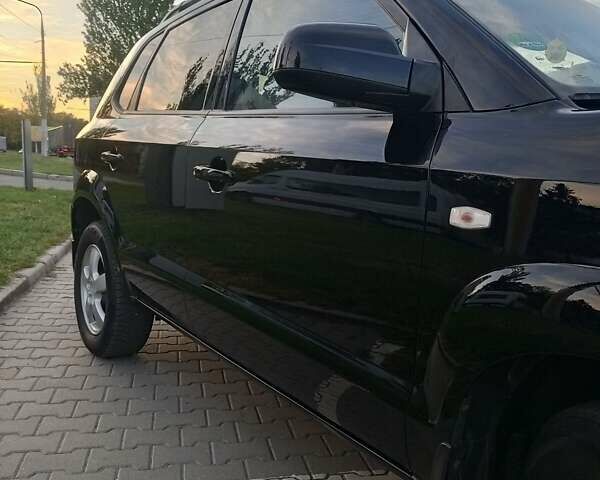 Чорний Хендай Туксон, об'ємом двигуна 1.98 л та пробігом 192 тис. км за 7950 $, фото 2 на Automoto.ua