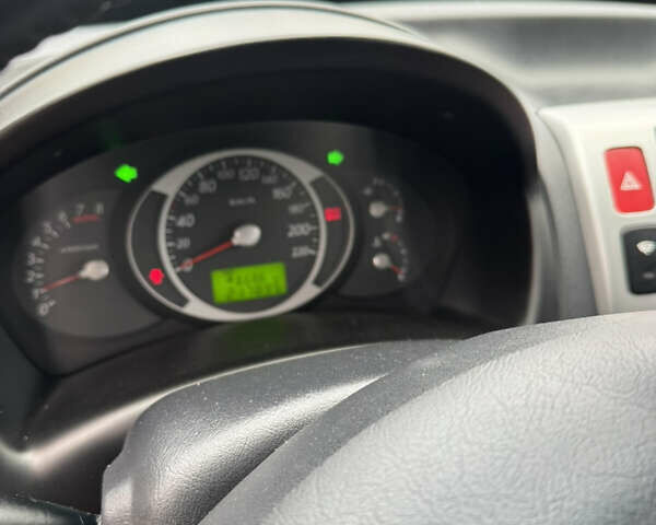 Чорний Хендай Туксон, об'ємом двигуна 2 л та пробігом 217 тис. км за 8199 $, фото 12 на Automoto.ua