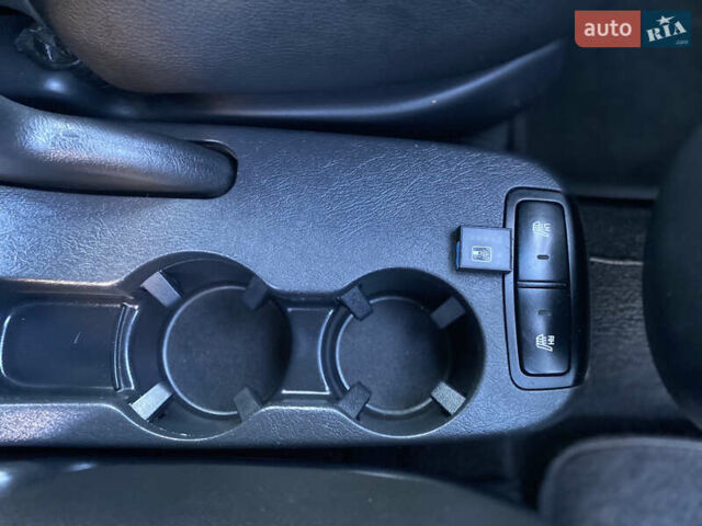 Хендай Туксон 2007 у Одесі на Automoto.ua Чорний Хендай Туксон, об'ємом двигуна 1.98 л та пробігом 180 тис. км за 8999 $, фото 13 на Automoto.ua