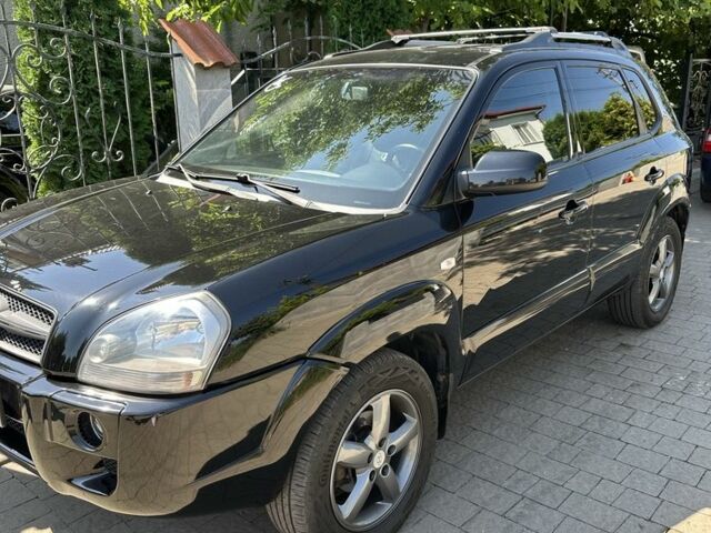 Чорний Хендай Туксон, об'ємом двигуна 2 л та пробігом 188 тис. км за 7000 $, фото 1 на Automoto.ua