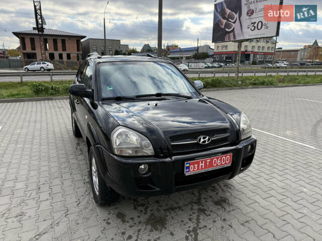 Черный Хендай Туксон, объемом двигателя 2 л и пробегом 182 тыс. км за 6999 $, фото 1 на Automoto.ua