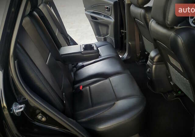 Черный Хендай Туксон, объемом двигателя 2 л и пробегом 230 тыс. км за 8600 $, фото 182 на Automoto.ua