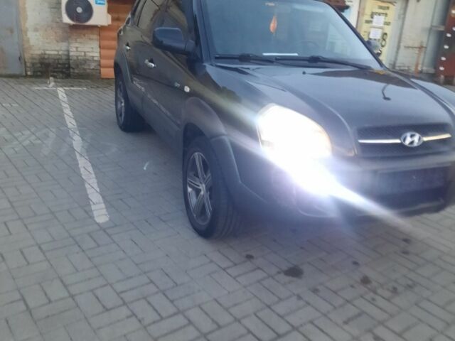 Черный Хендай Туксон, объемом двигателя 2 л и пробегом 1 тыс. км за 8500 $, фото 5 на Automoto.ua