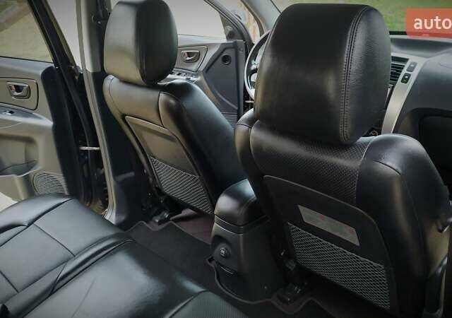 Чорний Хендай Туксон, об'ємом двигуна 2 л та пробігом 229 тис. км за 8600 $, фото 138 на Automoto.ua