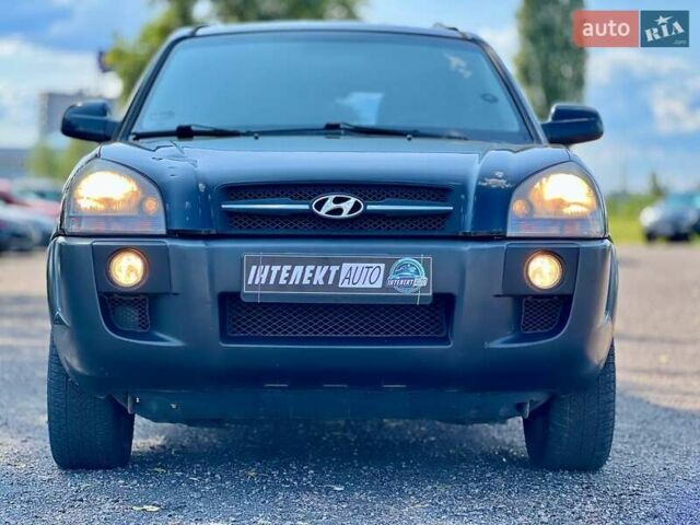 Черный Хендай Туксон, объемом двигателя 2 л и пробегом 227 тыс. км за 8200 $, фото 9 на Automoto.ua