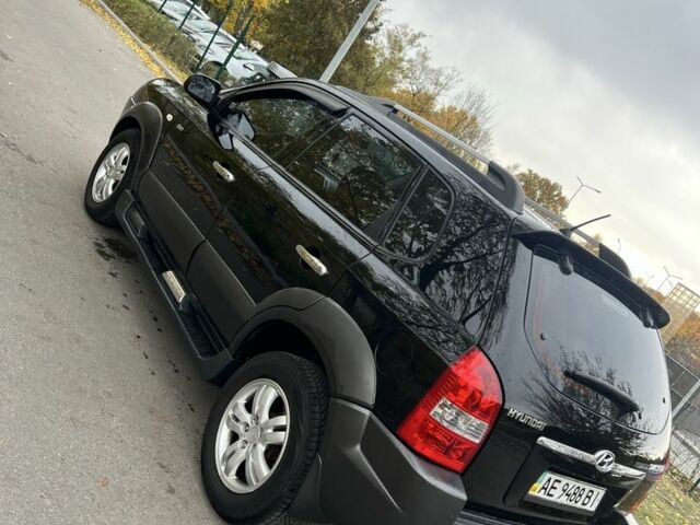 Хендай Туксон 2007 у Кам'янське (Дніпродзержинськ) на Automoto.ua Чорний Хендай Туксон, об'ємом двигуна 2 л та пробігом 162 тис. км за 7999 $, фото 6 на Automoto.ua