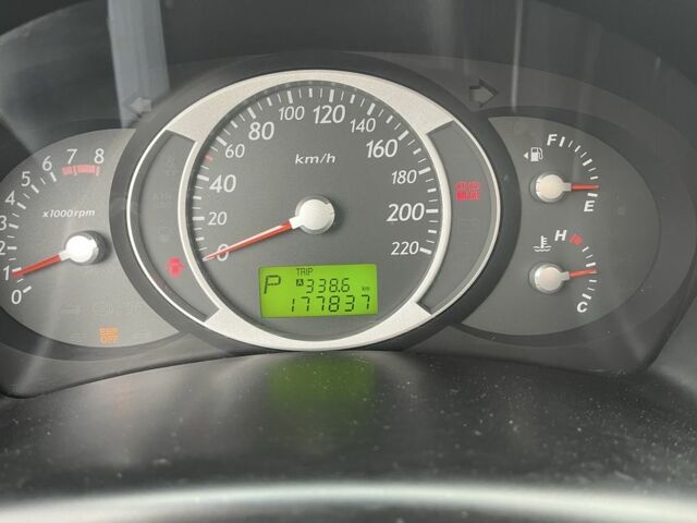 Черный Хендай Туксон, объемом двигателя 2 л и пробегом 177 тыс. км за 8500 $, фото 5 на Automoto.ua