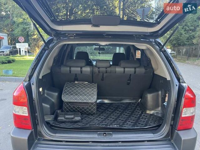 Чорний Хендай Туксон, об'ємом двигуна 1.98 л та пробігом 207 тис. км за 8500 $, фото 22 на Automoto.ua