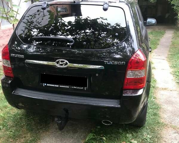 Хендай Туксон 2007 в Черновцах на Automoto.ua Черный Хендай Туксон, объемом двигателя 1.98 л и пробегом 256 тыс. км за 8500 $, фото 2 на Automoto.ua