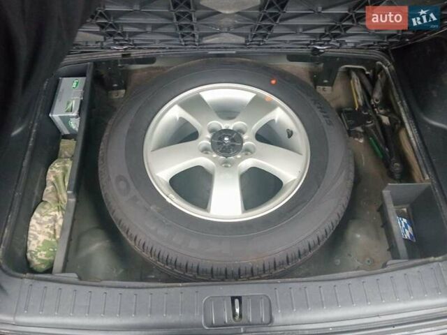 Черный Хендай Туксон, объемом двигателя 1.99 л и пробегом 235 тыс. км за 9000 $, фото 11 на Automoto.ua