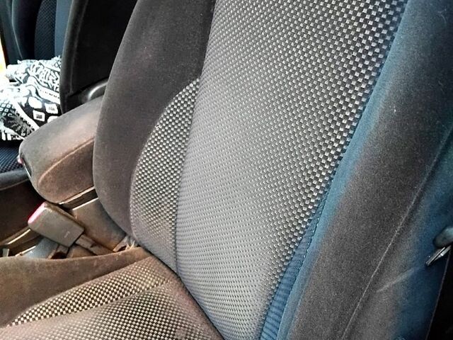 Черный Хендай Туксон, объемом двигателя 2 л и пробегом 270 тыс. км за 7400 $, фото 6 на Automoto.ua