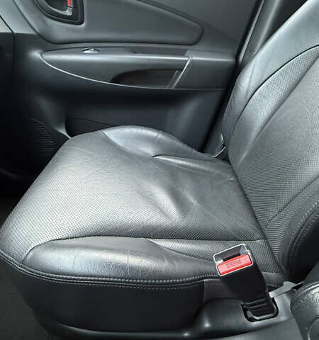 Черный Хендай Туксон, объемом двигателя 1.98 л и пробегом 159 тыс. км за 7600 $, фото 30 на Automoto.ua