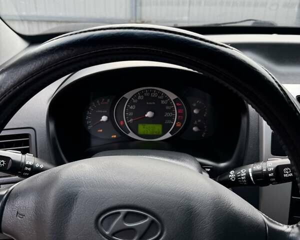Чорний Хендай Туксон, об'ємом двигуна 1.98 л та пробігом 178 тис. км за 8500 $, фото 21 на Automoto.ua