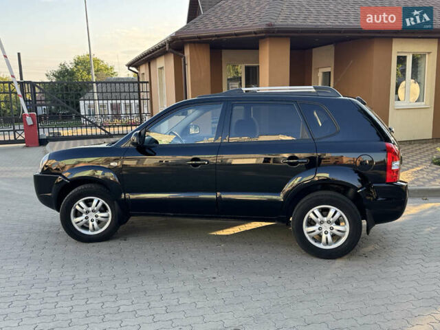 Чорний Хендай Туксон, об'ємом двигуна 2 л та пробігом 180 тис. км за 7800 $, фото 16 на Automoto.ua