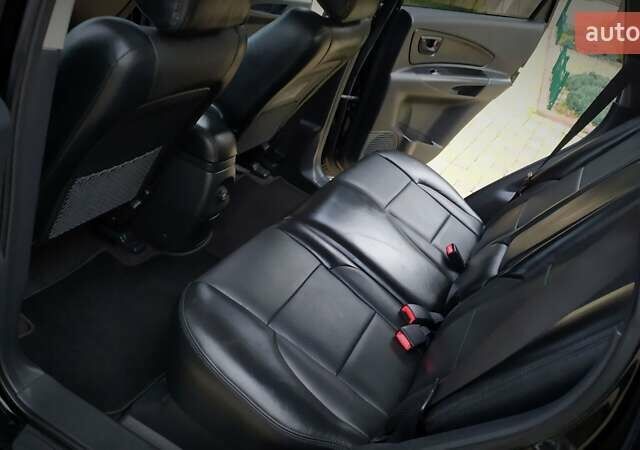 Чорний Хендай Туксон, об'ємом двигуна 2 л та пробігом 229 тис. км за 8600 $, фото 133 на Automoto.ua