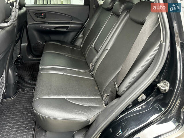 Чорний Хендай Туксон, об'ємом двигуна 2.66 л та пробігом 145 тис. км за 8900 $, фото 21 на Automoto.ua