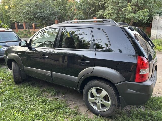 Хендай Туксон 2007 в Сумах на Automoto.ua Черный Хендай Туксон, объемом двигателя 2 л и пробегом 330 тыс. км за 3846 $, фото 5 на Automoto.ua