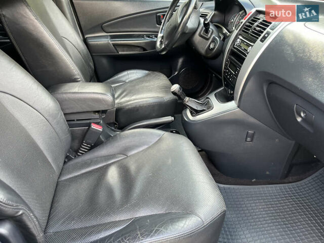 Хендай Туксон 2007 в Змиеве на Automoto.ua Черный Хендай Туксон, объемом двигателя 2 л и пробегом 256 тыс. км за 8300 $, фото 16 на Automoto.ua