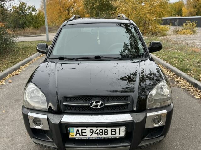 Хендай Туксон 2007 у Кам'янське (Дніпродзержинськ) на Automoto.ua Чорний Хендай Туксон, об'ємом двигуна 2 л та пробігом 162 тис. км за 7999 $, фото 2 на Automoto.ua