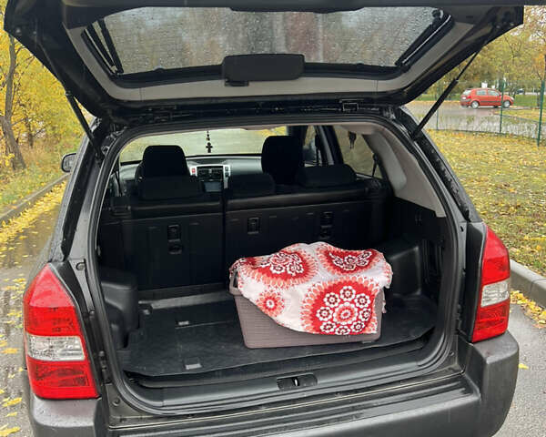 Хендай Туксон 2007 в Каменское - Днепродзержинск на Automoto.ua Черный Хендай Туксон, объемом двигателя 1.98 л и пробегом 162 тыс. км за 7999 $, фото 14 на Automoto.ua