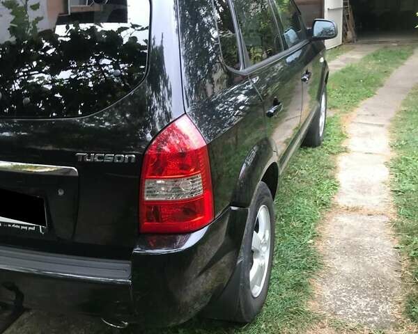 Хендай Туксон 2007 в Черновцах на Automoto.ua Черный Хендай Туксон, объемом двигателя 1.98 л и пробегом 256 тыс. км за 8500 $, фото 3 на Automoto.ua