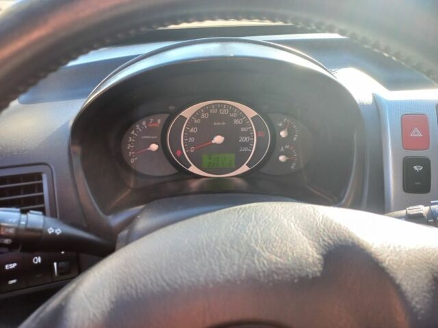 Черный Хендай Туксон, объемом двигателя 2 л и пробегом 227 тыс. км за 7300 $, фото 4 на Automoto.ua