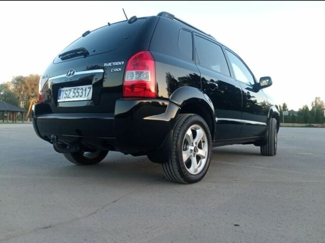 Черный Хендай Туксон, объемом двигателя 2 л и пробегом 240 тыс. км за 2700 $, фото 5 на Automoto.ua