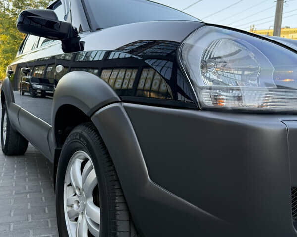 Чорний Хендай Туксон, об'ємом двигуна 1.98 л та пробігом 205 тис. км за 7700 $, фото 16 на Automoto.ua