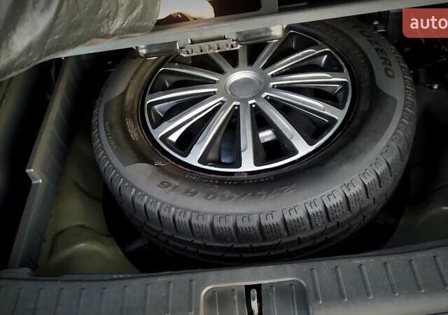 Черный Хендай Туксон, объемом двигателя 2 л и пробегом 230 тыс. км за 8600 $, фото 132 на Automoto.ua