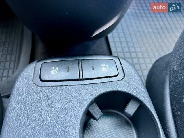 Черный Хендай Туксон, объемом двигателя 2 л и пробегом 227 тыс. км за 8200 $, фото 23 на Automoto.ua