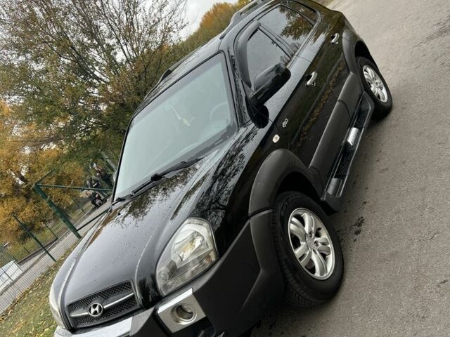 Хендай Туксон 2007 у Кам'янське (Дніпродзержинськ) на Automoto.ua Чорний Хендай Туксон, об'ємом двигуна 2 л та пробігом 162 тис. км за 7999 $, фото 3 на Automoto.ua