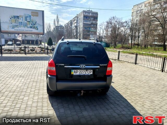 Чорний Хендай Туксон, об'ємом двигуна 2 л та пробігом 350 тис. км за 7500 $, фото 6 на Automoto.ua
