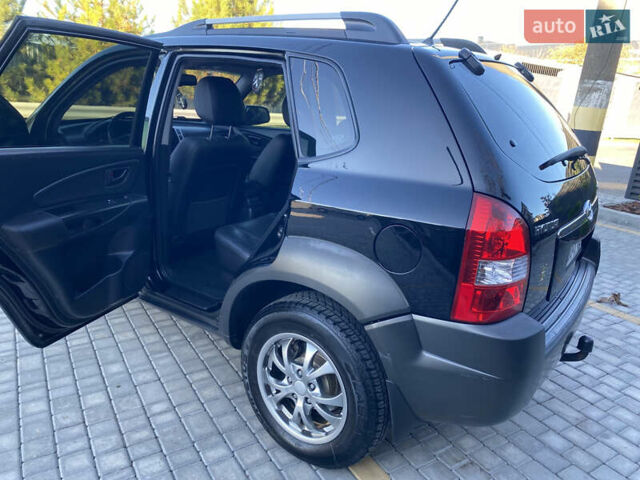 Хендай Туксон 2007 у Одесі на Automoto.ua Чорний Хендай Туксон, об'ємом двигуна 1.98 л та пробігом 180 тис. км за 8999 $, фото 8 на Automoto.ua