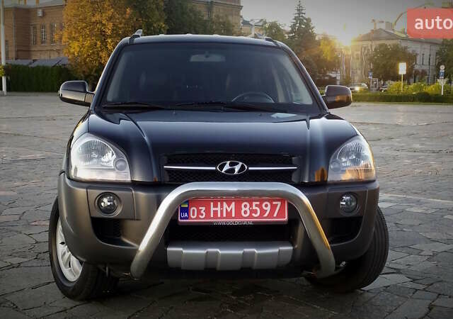 Черный Хендай Туксон, объемом двигателя 2 л и пробегом 230 тыс. км за 8600 $, фото 23 на Automoto.ua